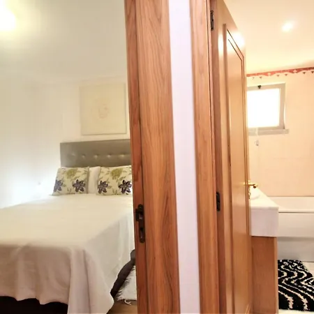 Yellow T1 شقة فونشال