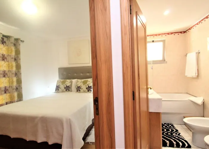 Yellow T1 شقة فونشال