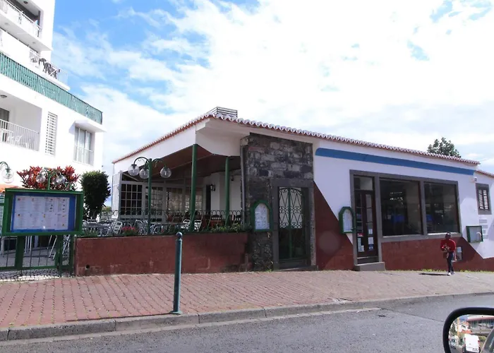 Yellow T1 * فونشال